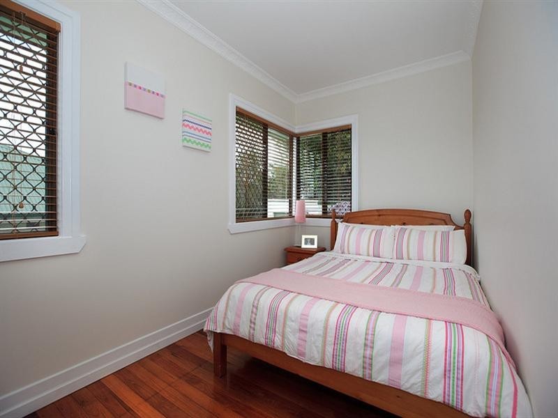 101 Erica Street, Cannon Hill QLD 4170