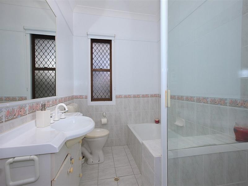 101 Erica Street, Cannon Hill QLD 4170