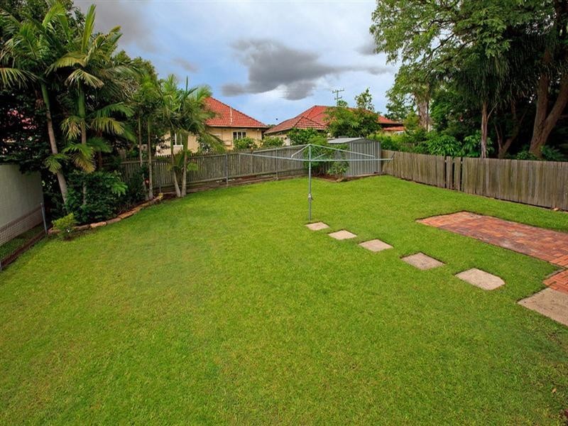 101 Erica Street, Cannon Hill QLD 4170