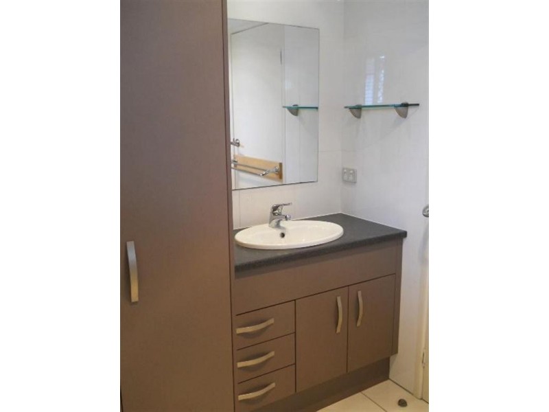 1/19 Collings Street, Balmoral QLD 4171