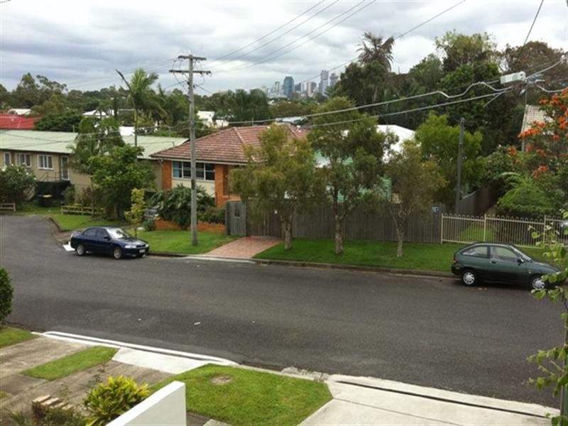 1/19 Collings Street, Balmoral QLD 4171