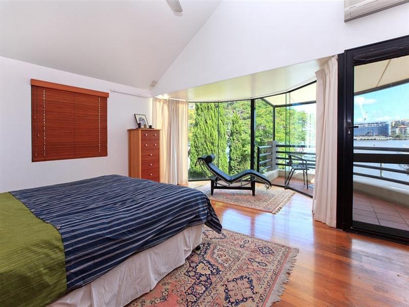 102 Quay Street, Bulimba QLD 4171