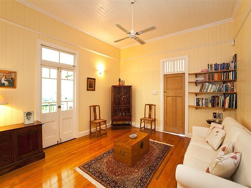 19 Ivy Street, Indooroopilly QLD 4068