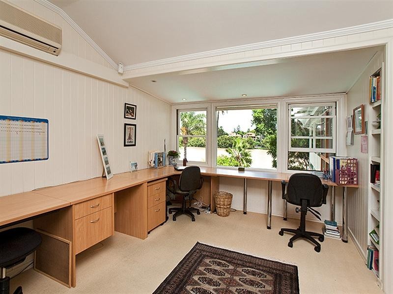 19 Ivy Street, Indooroopilly QLD 4068