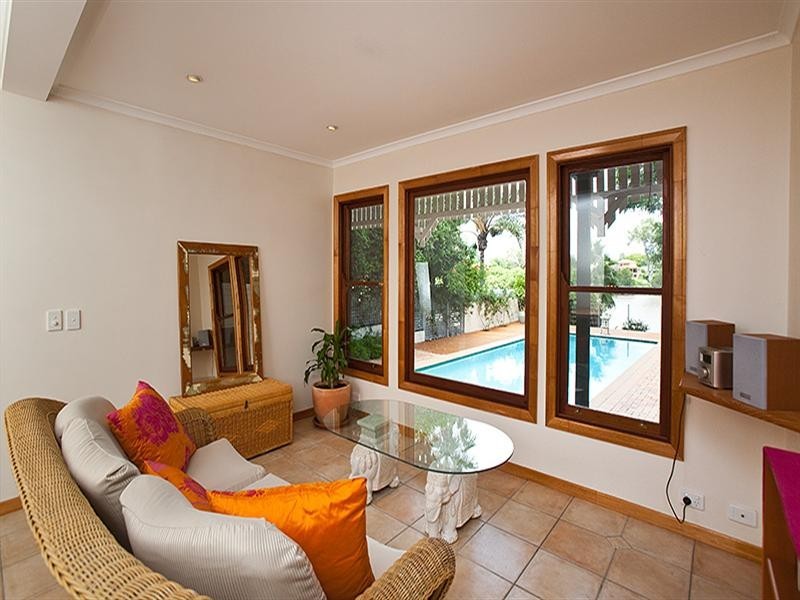 19 Ivy Street, Indooroopilly QLD 4068