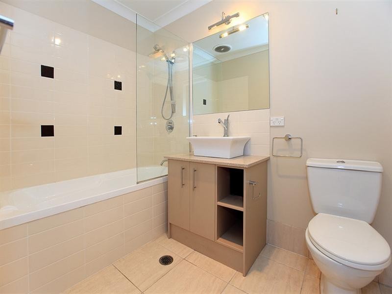 1/60 Kates Street, Morningside QLD 4170
