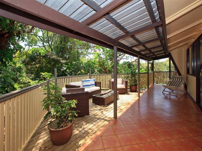 102 Dickson Way, Point Lookout QLD 4183