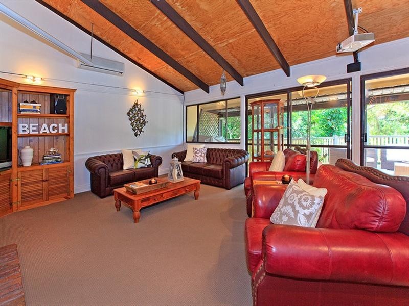 102 Dickson Way, Point Lookout QLD 4183