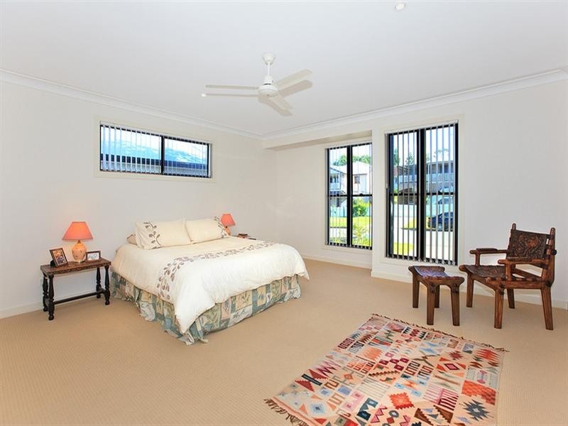 32 Aster Street, Cannon Hill QLD 4170