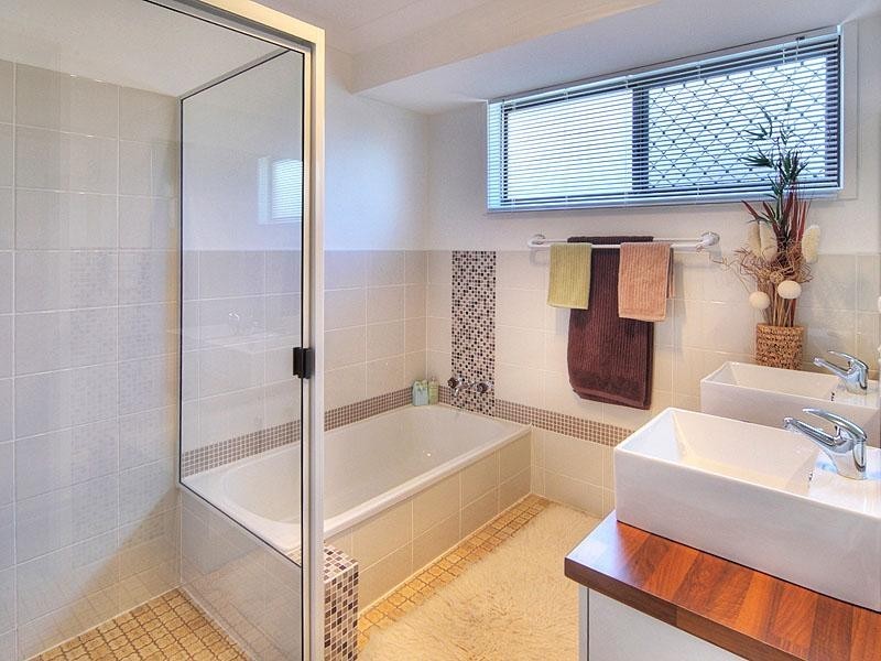 66 Jardine Drive, Springwood QLD 4127