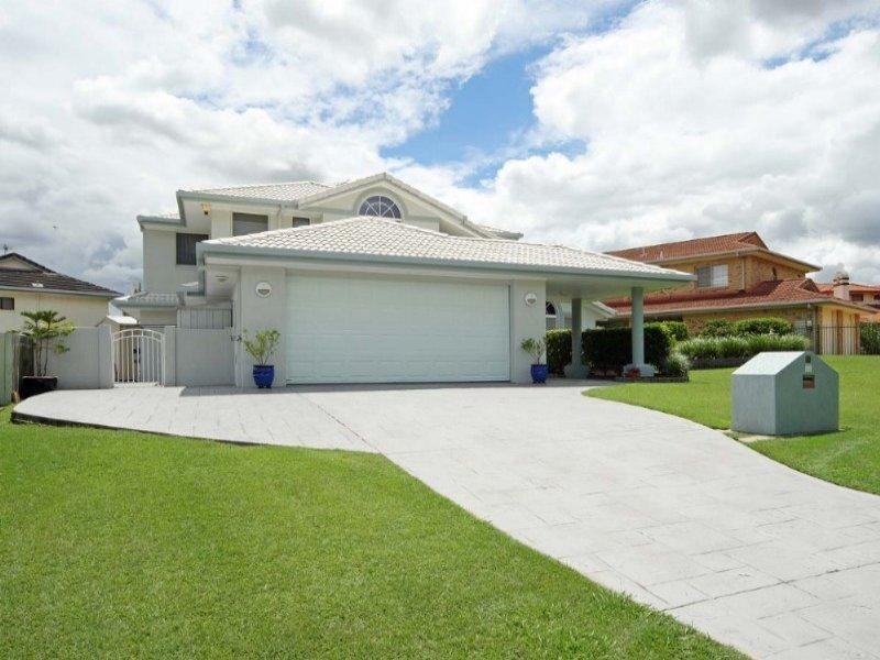 11 St Andrews Crescent, Carindale QLD 4152