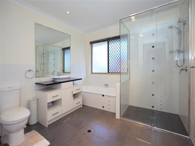 15 Claremont Street, Birkdale QLD 4159