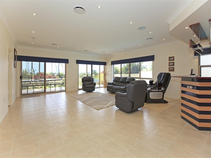 15 Claremont Street, Birkdale QLD 4159