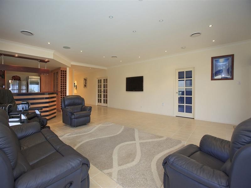 15 Claremont Street, Birkdale QLD 4159
