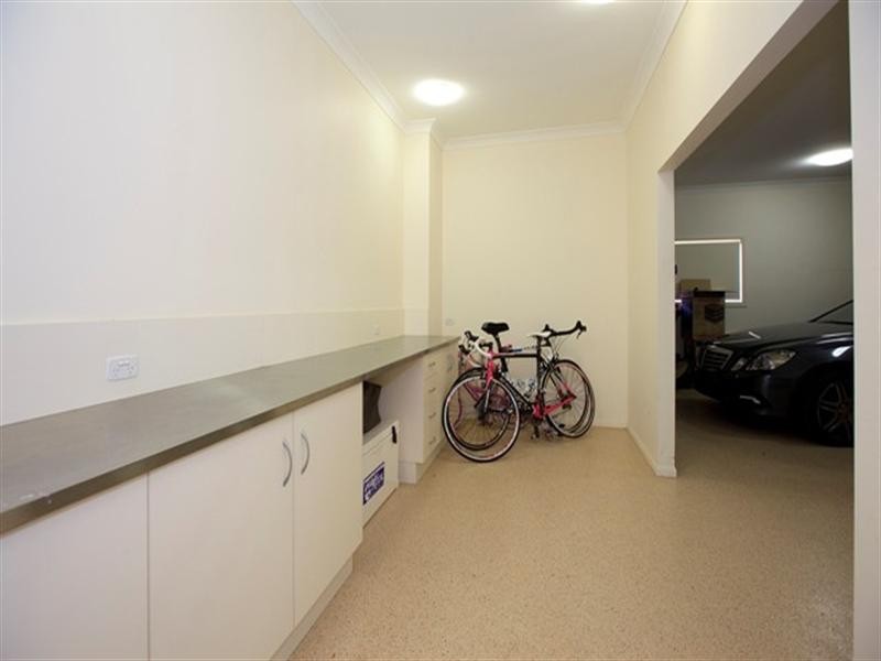 15 Claremont Street, Birkdale QLD 4159