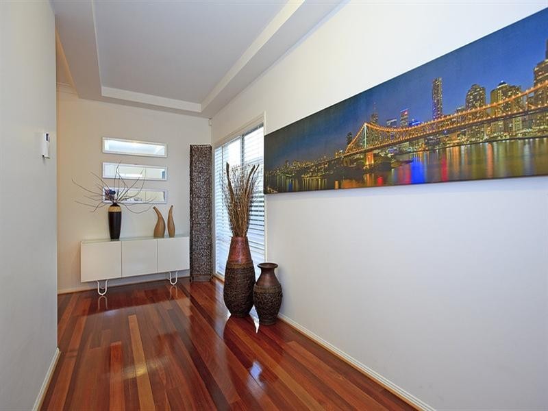 8 Lindsay Street, Hawthorne QLD 4171