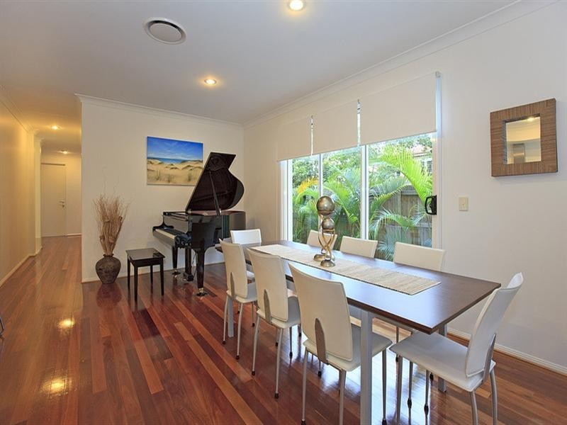 8 Lindsay Street, Hawthorne QLD 4171