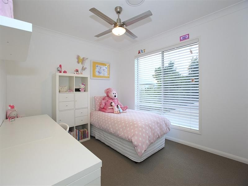 8 Lindsay Street, Hawthorne QLD 4171