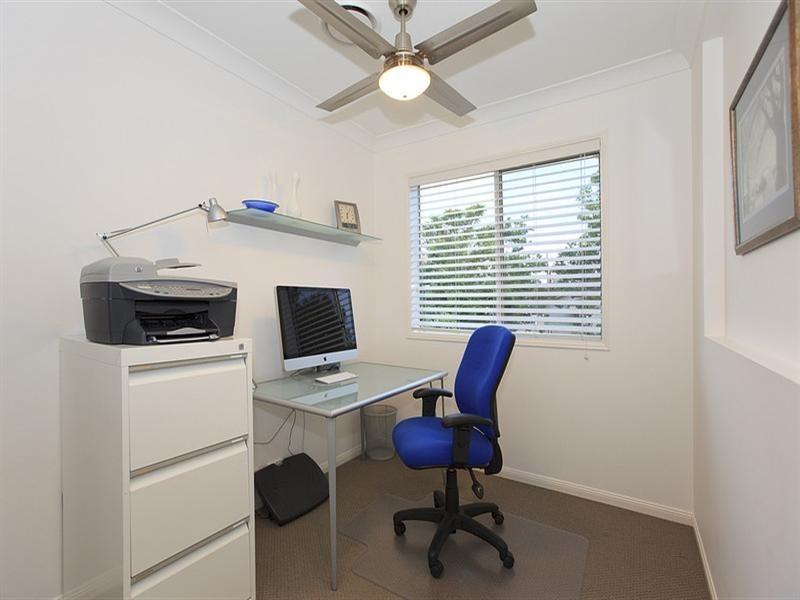 8 Lindsay Street, Hawthorne QLD 4171