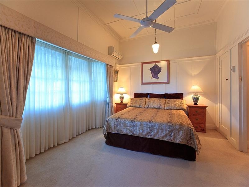 30 Philip Street, Hawthorne QLD 4171