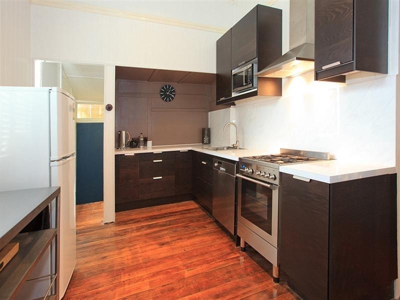 17 Riding Road, Hawthorne QLD 4171