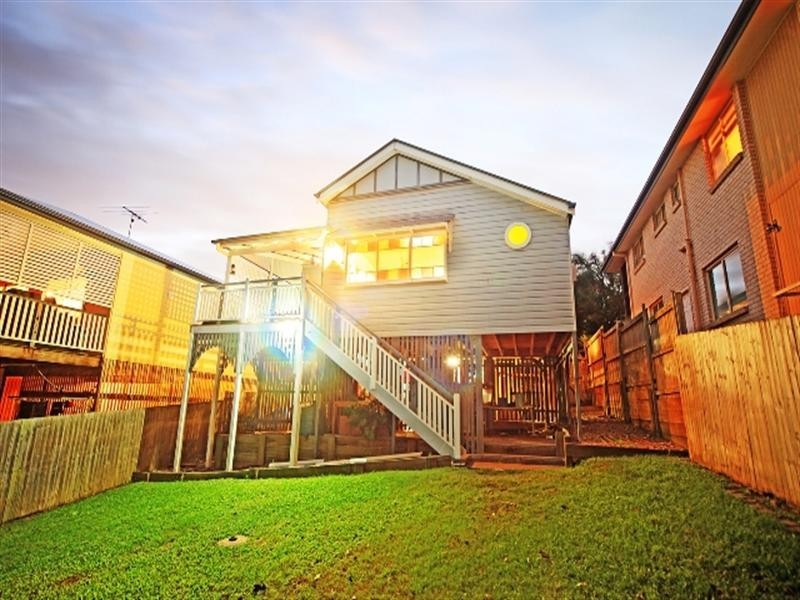 53 Derby Street, Balmoral QLD 4171