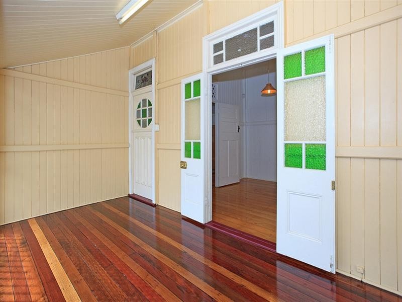 26 Nicklin Street, Coorparoo QLD 4151