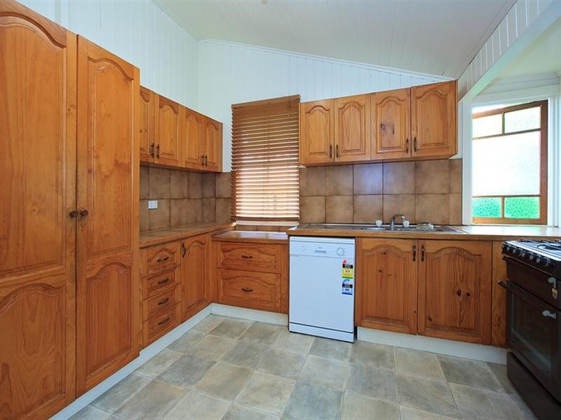 26 Nicklin Street, Coorparoo QLD 4151