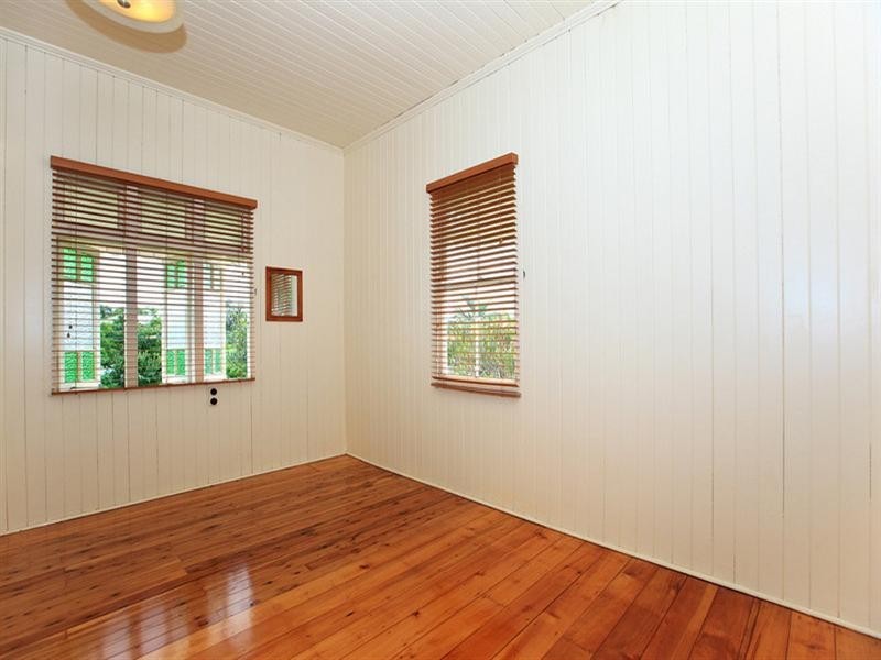 26 Nicklin Street, Coorparoo QLD 4151