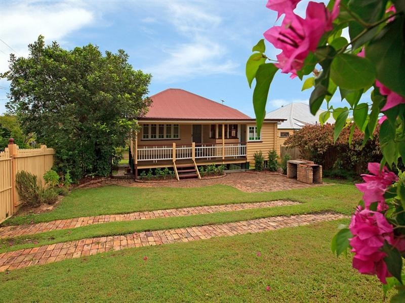 26 Nicklin Street, Coorparoo QLD 4151