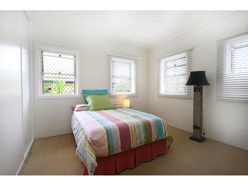 2/16 Narela Street, Cannon Hill QLD 4170