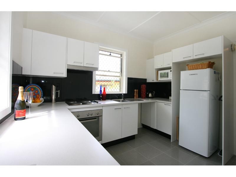 2/16 Narela Street, Cannon Hill QLD 4170