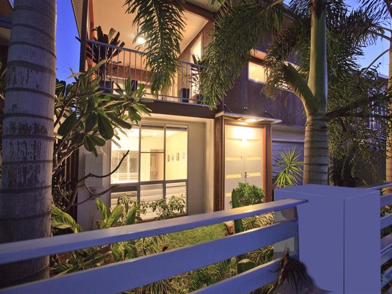 8 Eton Street, Bulimba QLD 4171