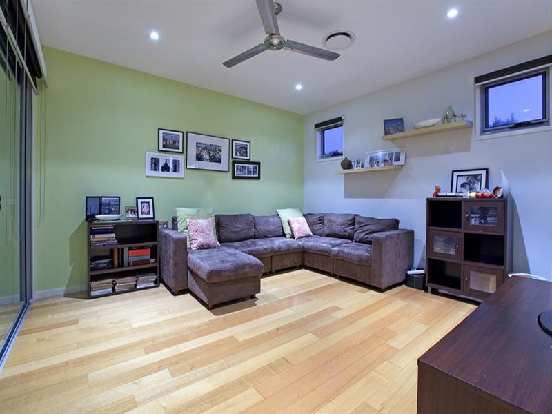 8 Eton Street, Bulimba QLD 4171