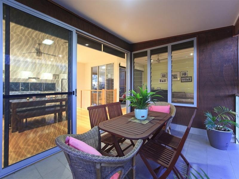 8 Eton Street, Bulimba QLD 4171