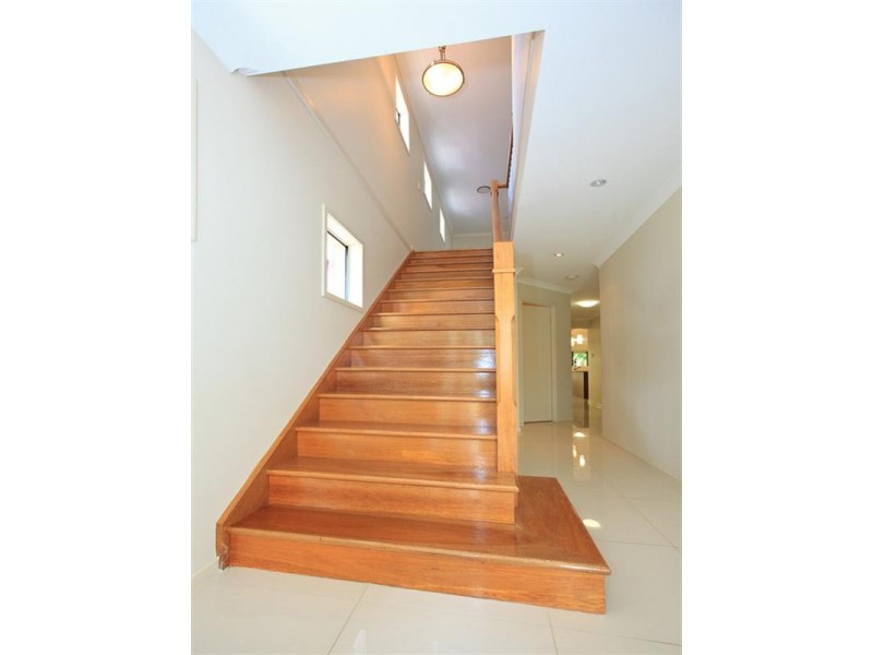 69 Camelia, Cannon Hill QLD 4170