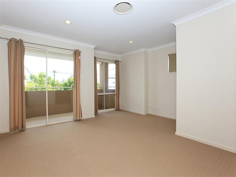 69 Camelia, Cannon Hill QLD 4170