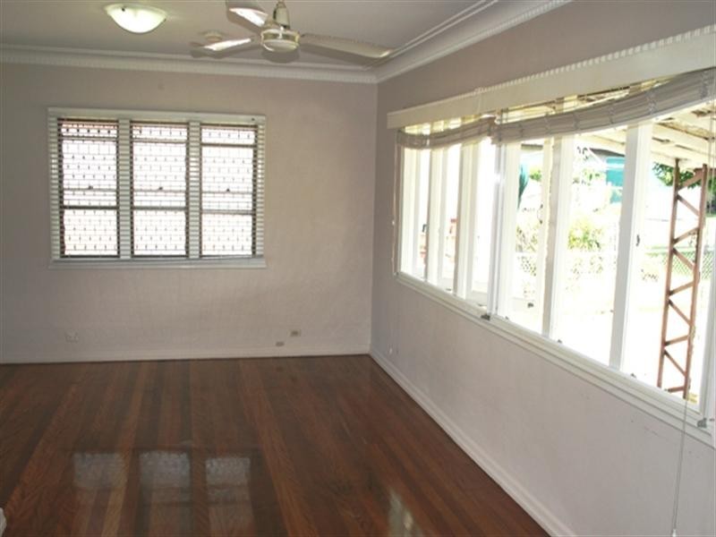 7 Delsie Street, Cannon Hill QLD 4170