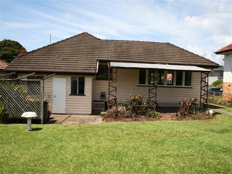 7 Delsie Street, Cannon Hill QLD 4170