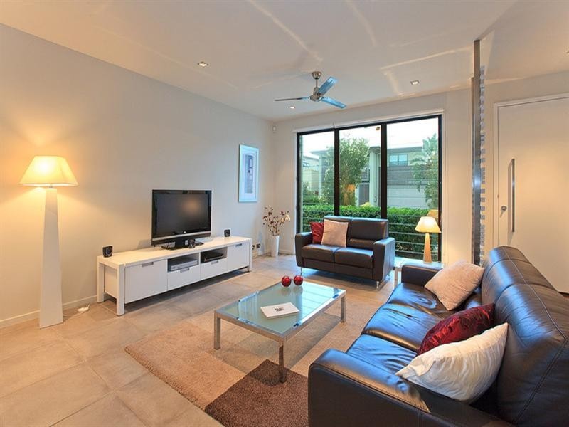 10 Edgewater Place, Bulimba QLD 4171