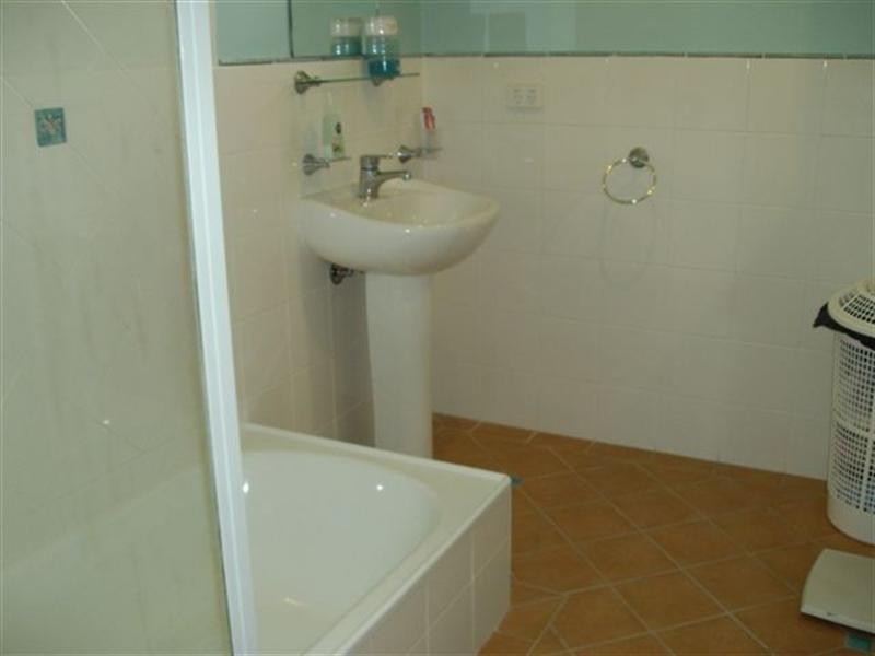 75 Dover Street, Hawthorne QLD 4171