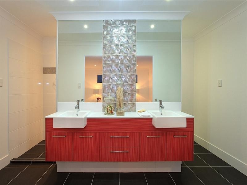 15 Windemere Avenue, Morningside QLD 4170