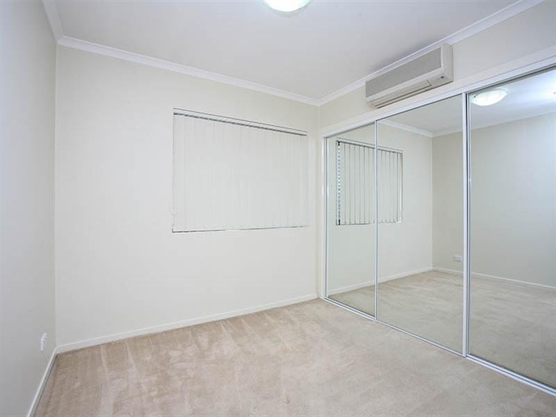 4/153 Riding Road, Balmoral QLD 4171