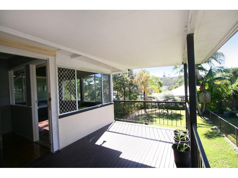 140 Macrossan Avenue, Norman Park QLD 4170