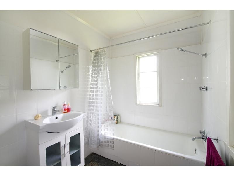 140 Macrossan Avenue, Norman Park QLD 4170