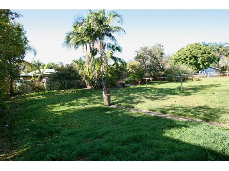 140 Macrossan Avenue, Norman Park QLD 4170