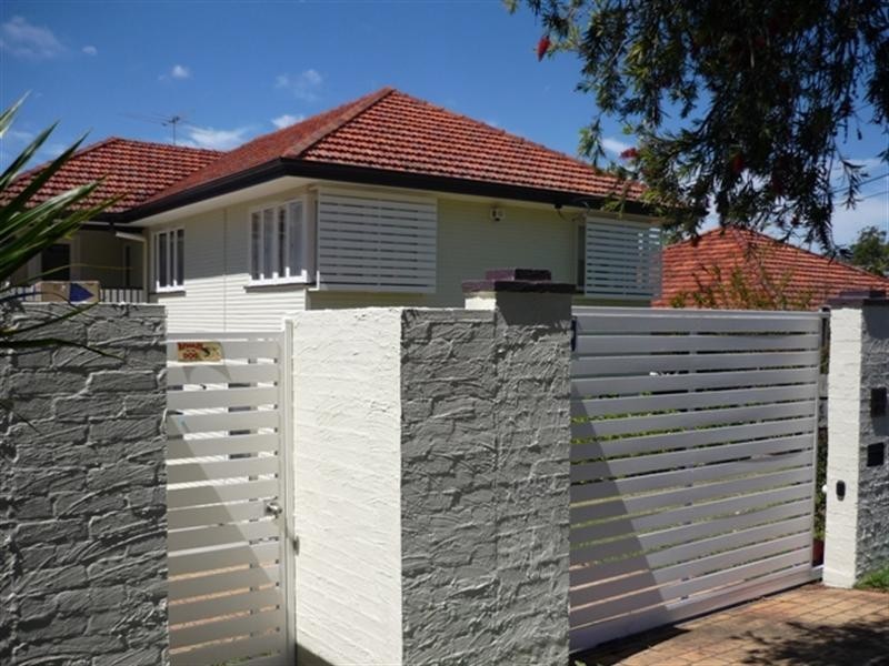 11 Kensington Avenue, Seven Hills QLD 4170