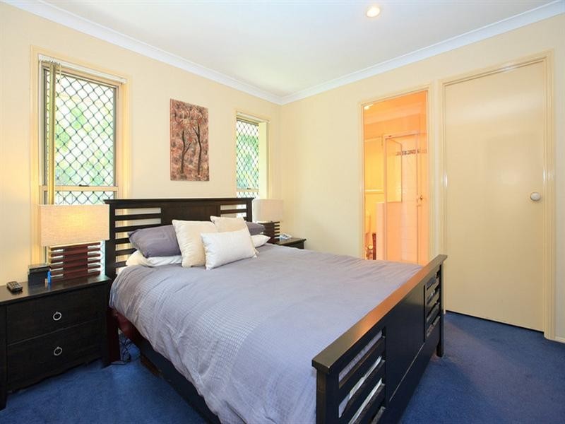 8 Oakwood Court, Hemmant QLD 4174