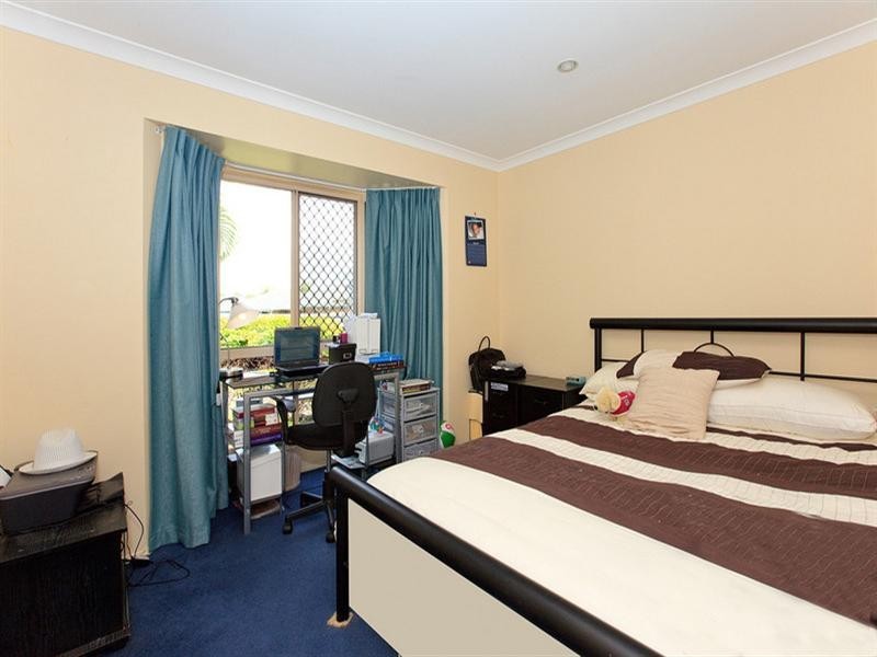 8 Oakwood Court, Hemmant QLD 4174