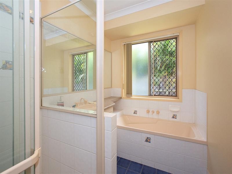 8 Oakwood Court, Hemmant QLD 4174